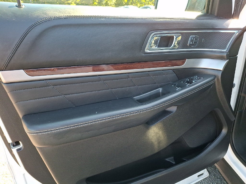 2017 Ford Explorer Platinum