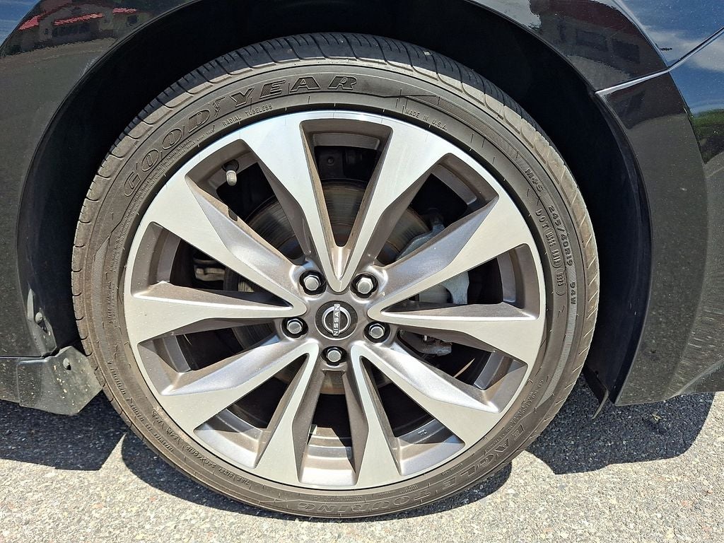 2023 Nissan Maxima Platinum