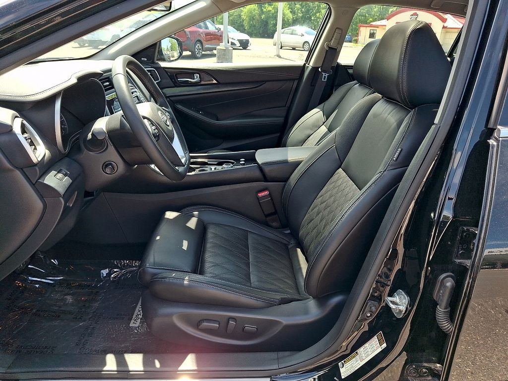 2023 Nissan Maxima Platinum