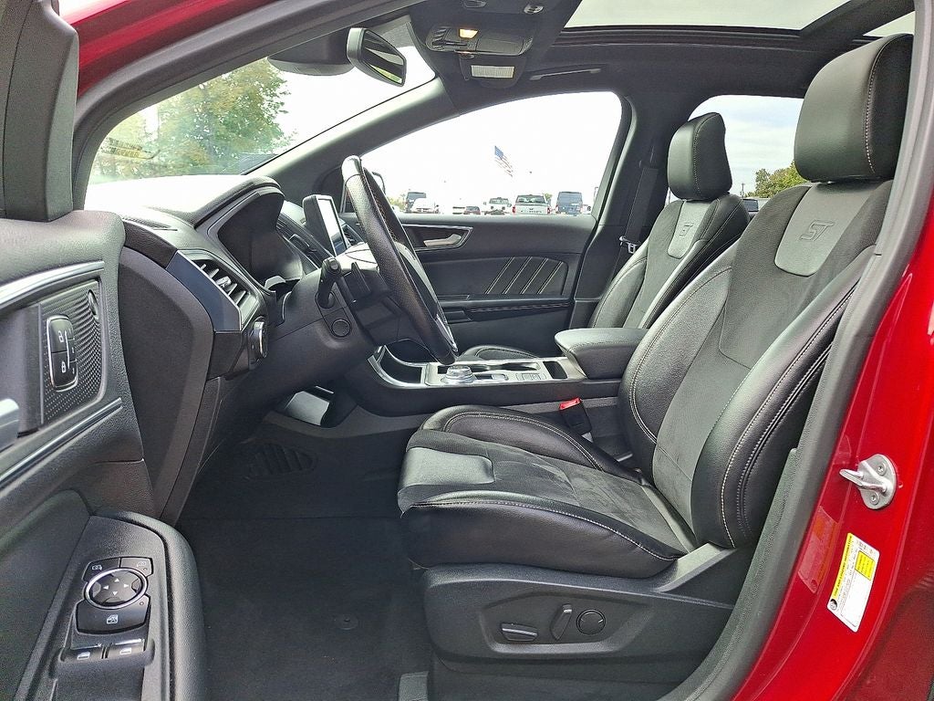 2022 Ford Edge ST