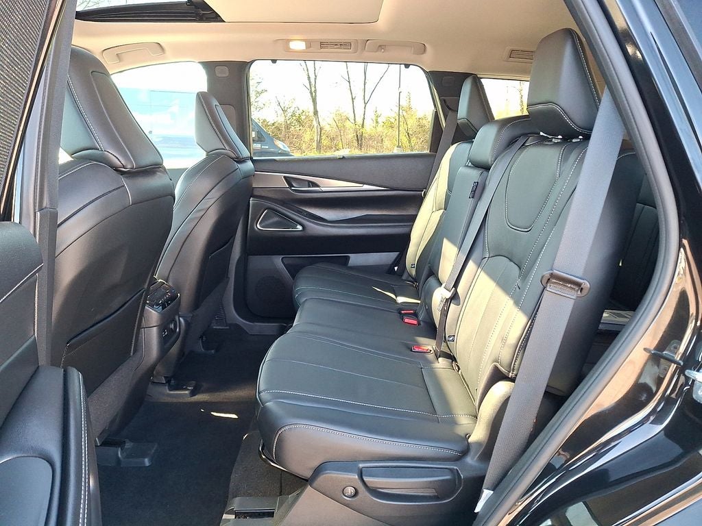 2023 INFINITI QX60 LUXE AWD
