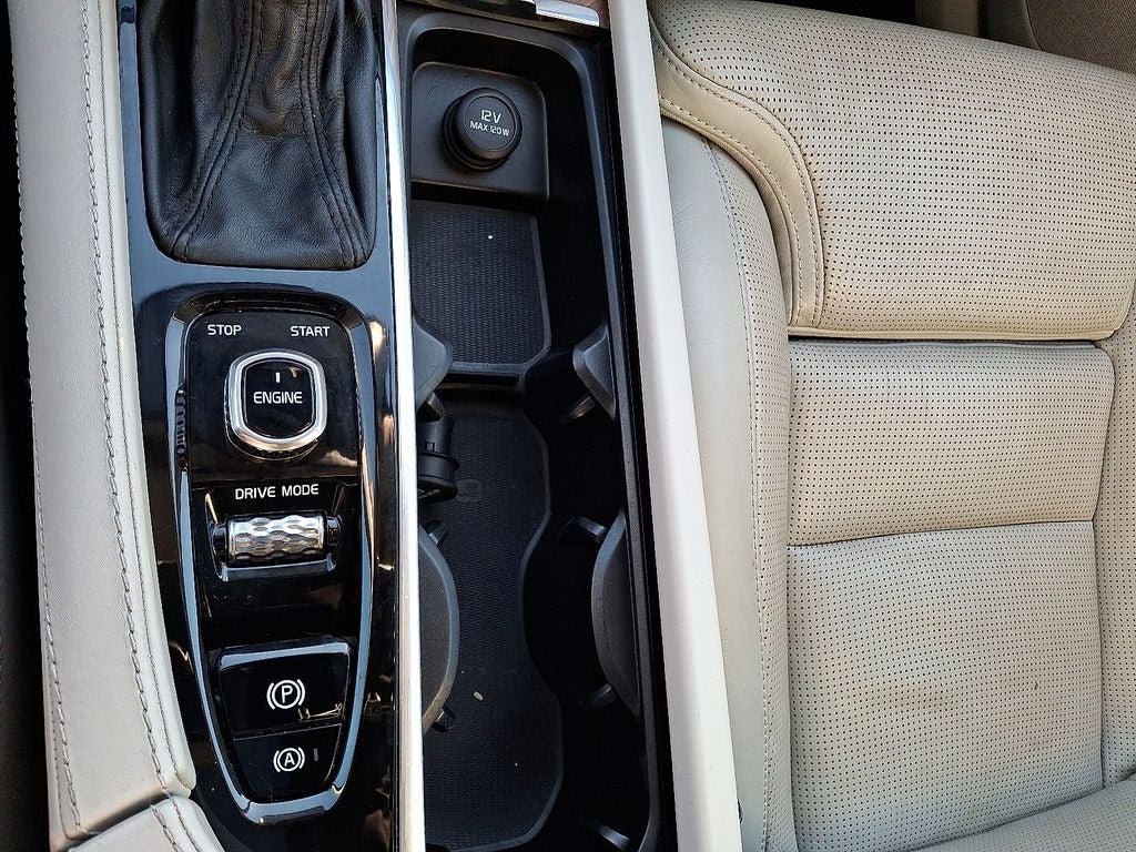 2017 Volvo XC90 T6 Inscription