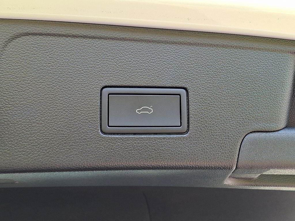 2025 Volkswagen Atlas Cross Sport 2.0T SEL