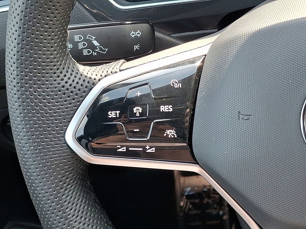 2022 Volkswagen Tiguan 2.0T SEL R-Line