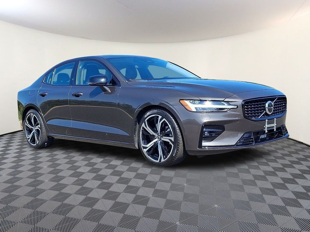 2025 Volvo S60 B5 Core