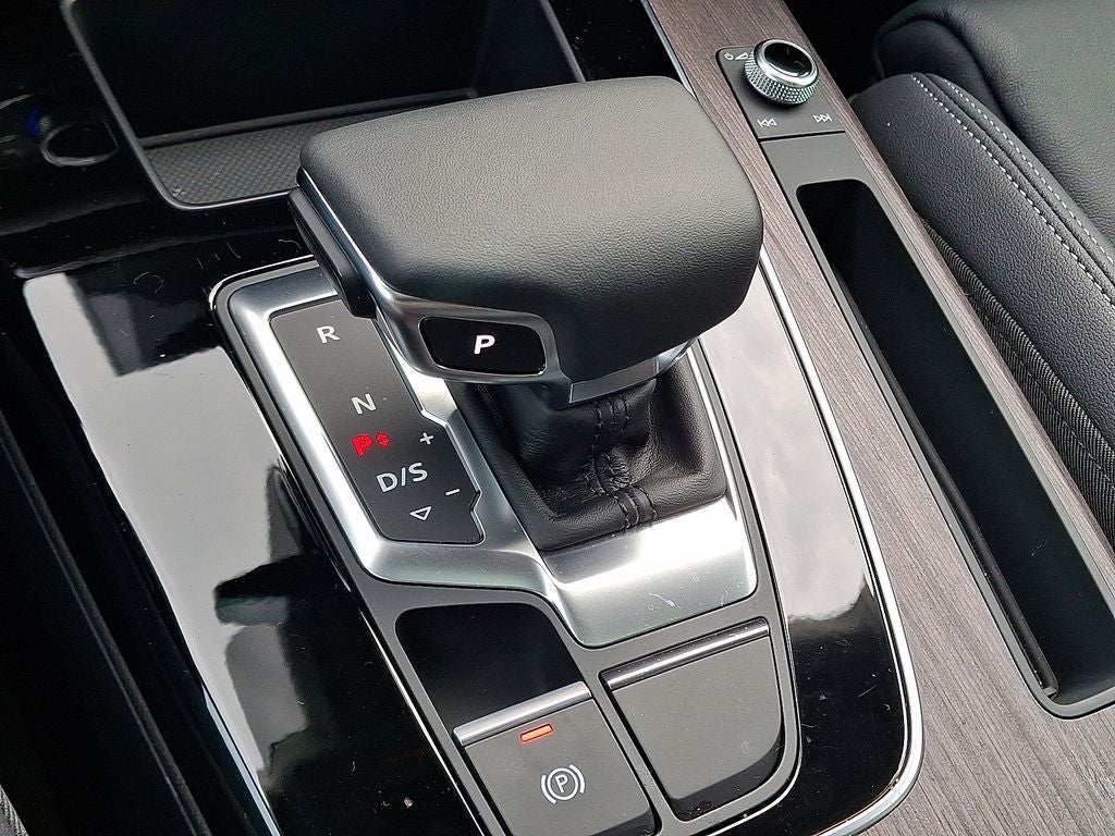 2024 Audi Q5 45 S line Premium quattro