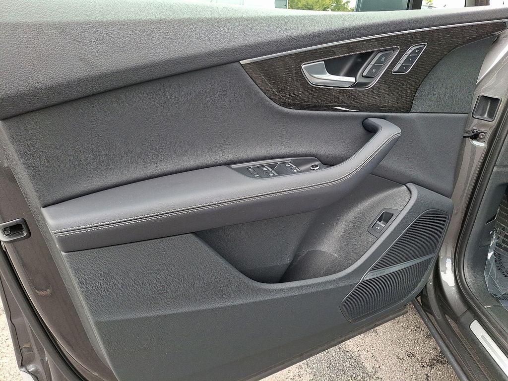 2025 Audi Q7 55 Premium Plus quattro