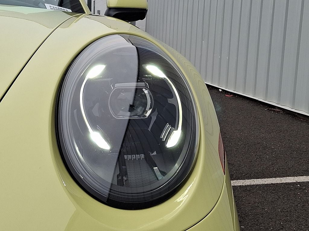 2025 Porsche 911 Carrera