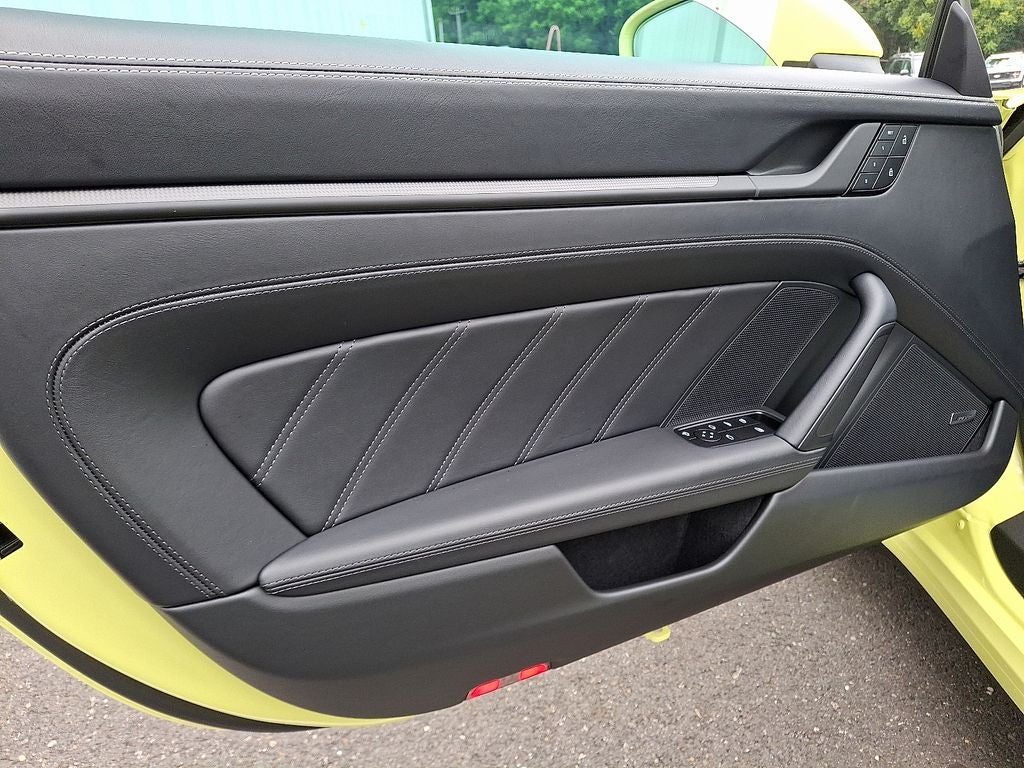 2025 Porsche 911 Carrera