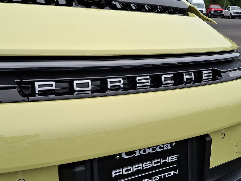 2025 Porsche 911 Carrera