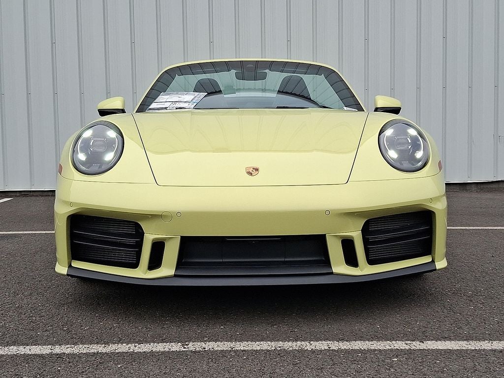 2025 Porsche 911 Carrera