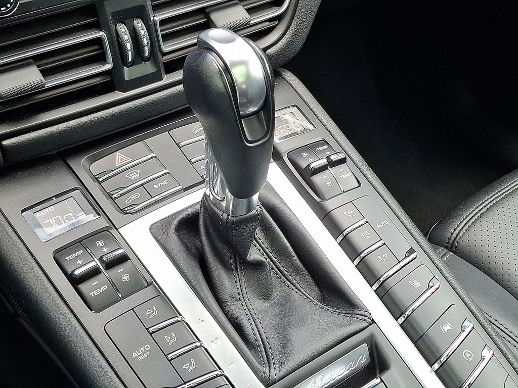 2021 Porsche Macan Base