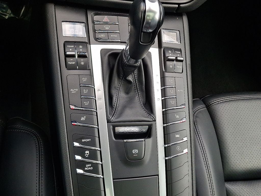 2021 Porsche Macan Base