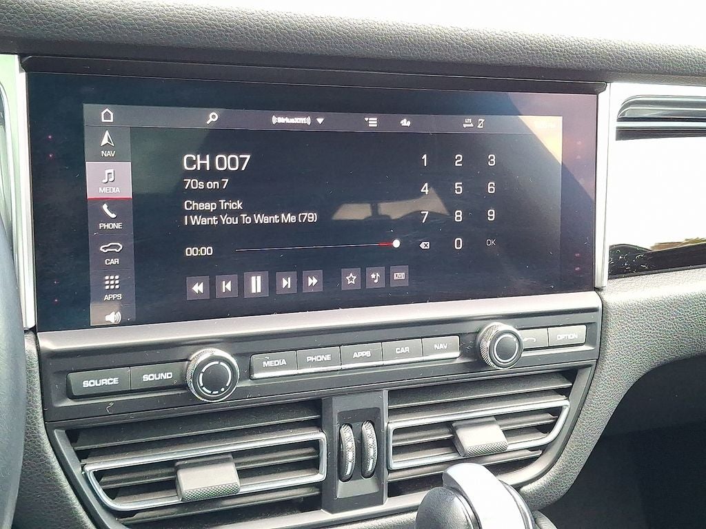 2021 Porsche Macan Base