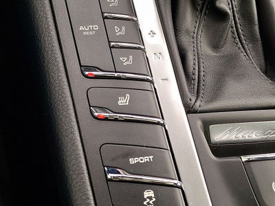 2021 Porsche Macan Base