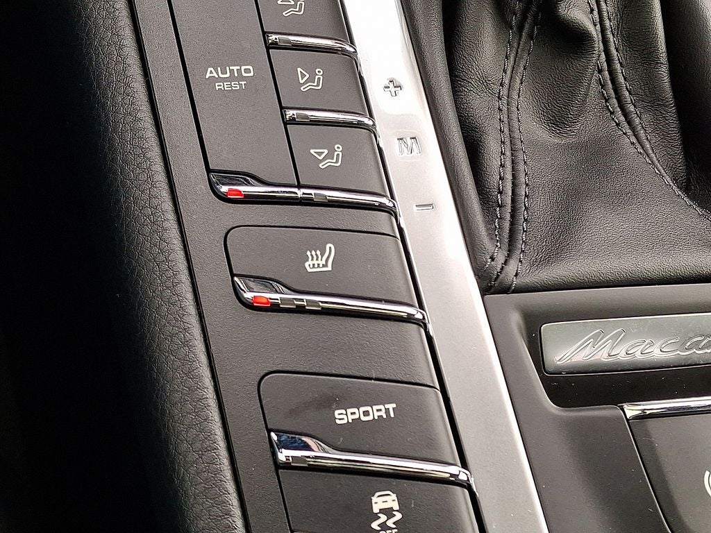 2021 Porsche Macan Base