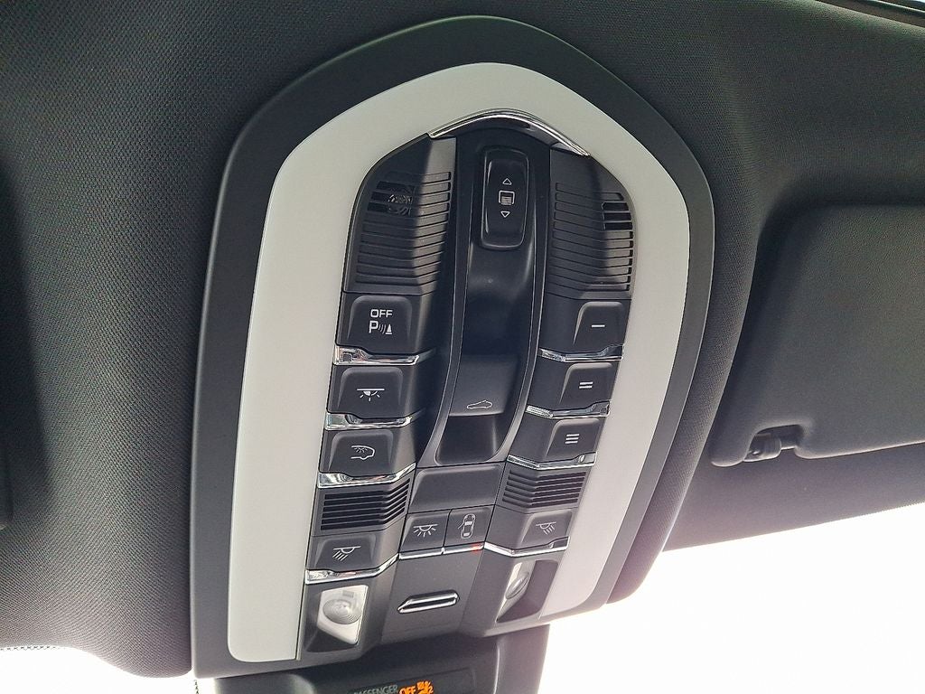 2021 Porsche Macan Base