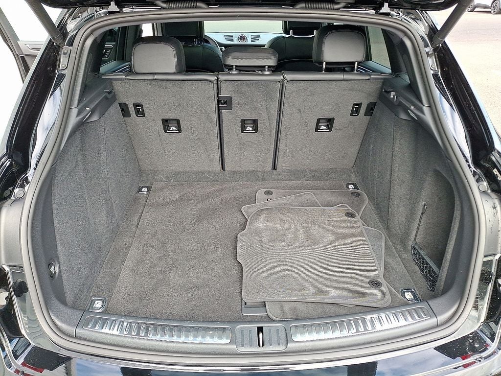 2021 Porsche Macan Base