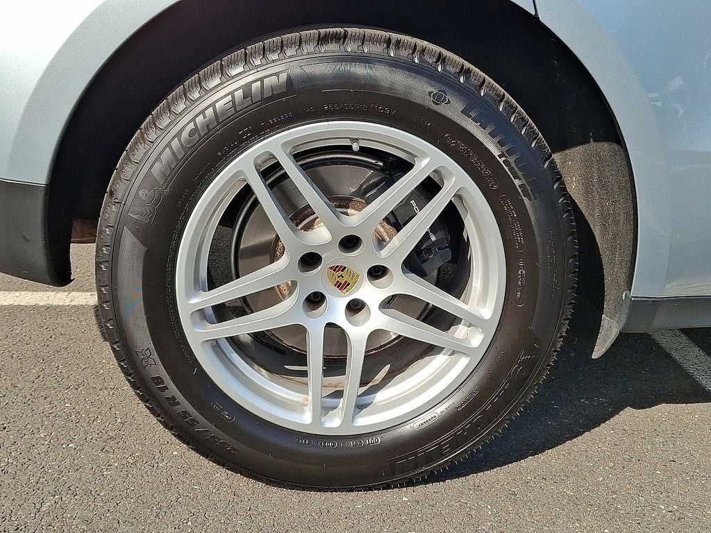 2021 Porsche Macan Base