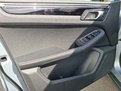 2021 Porsche Macan Base