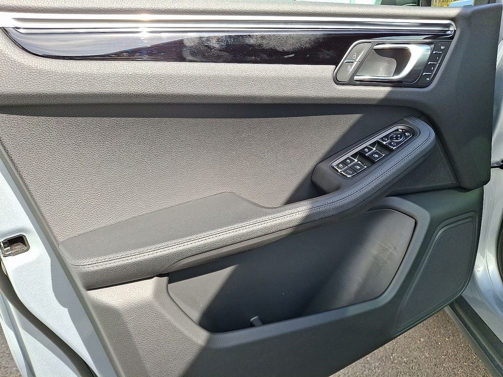 2021 Porsche Macan Base