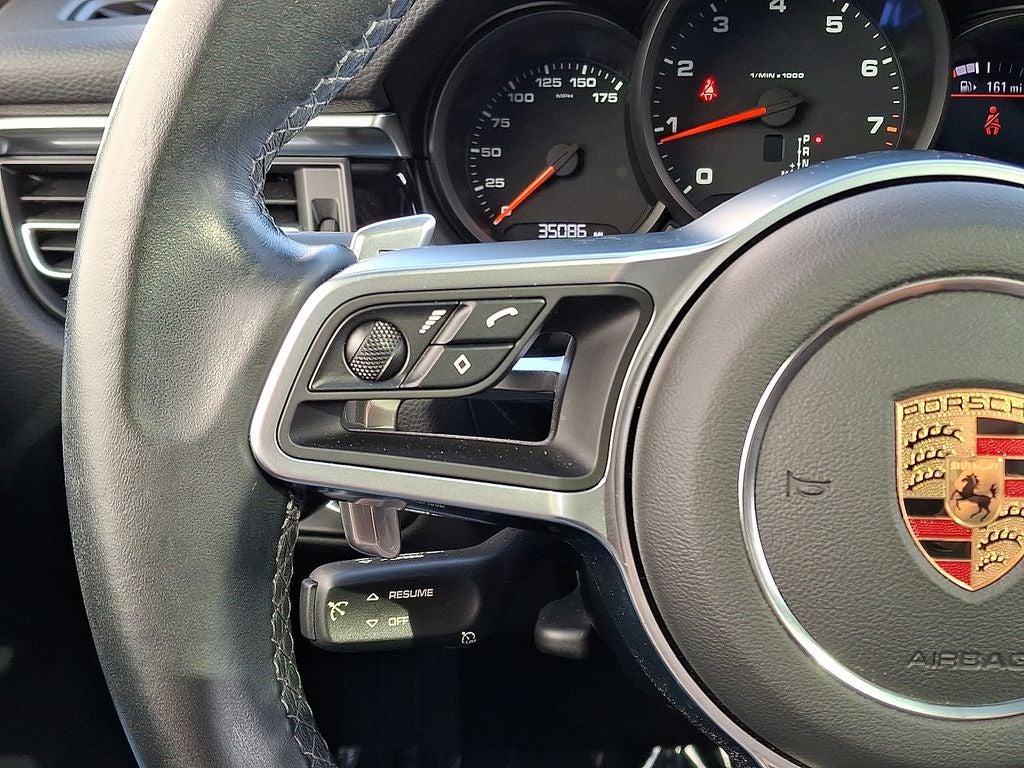 2021 Porsche Macan Base