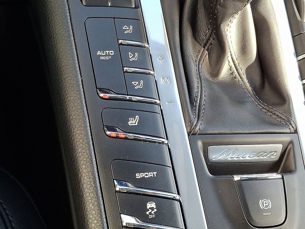 2021 Porsche Macan Base