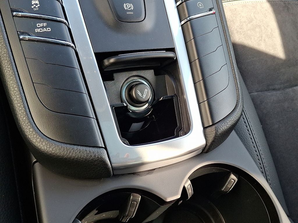 2021 Porsche Macan Base