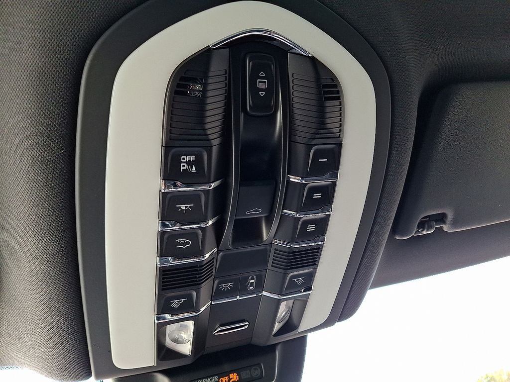 2021 Porsche Macan Base