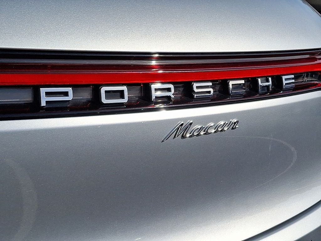 2021 Porsche Macan Base