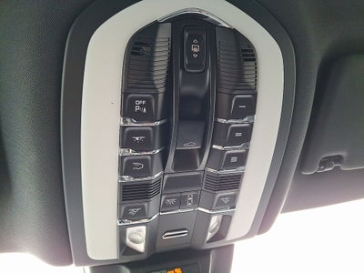 2023 Porsche Macan S