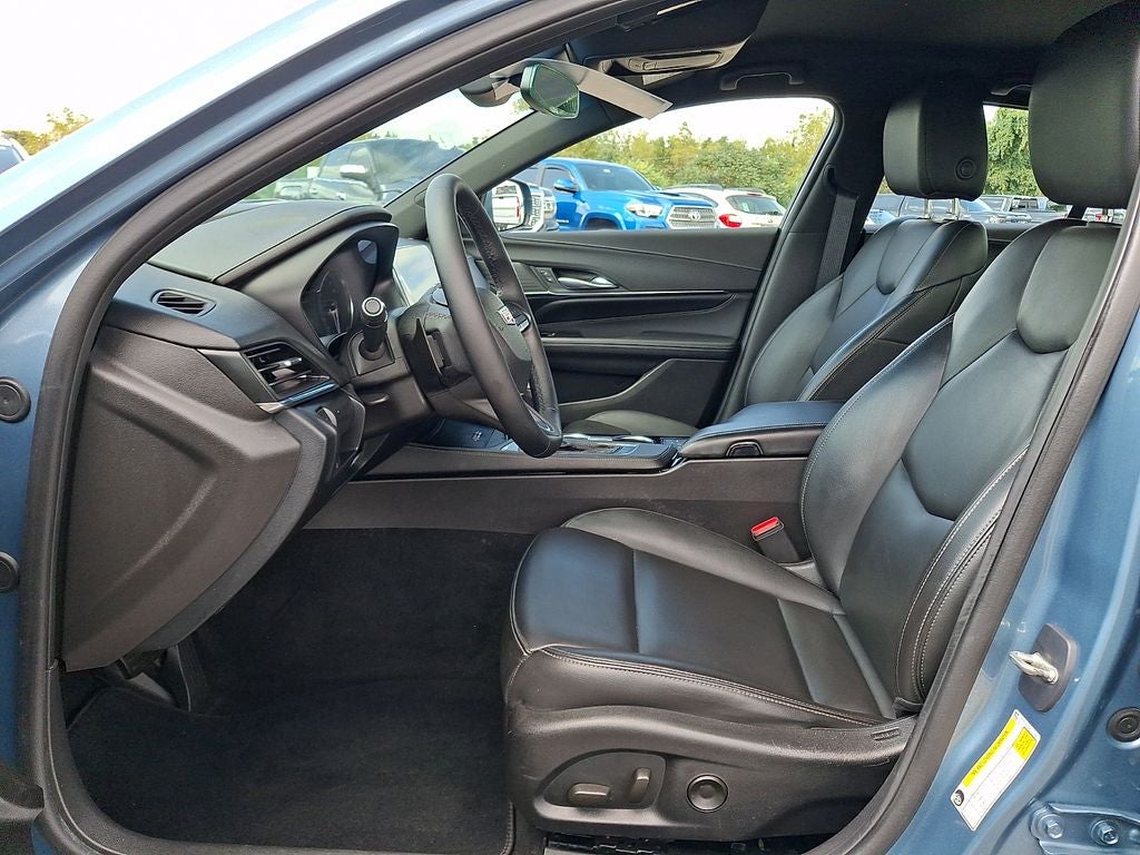 2023 Cadillac CT4 Luxury