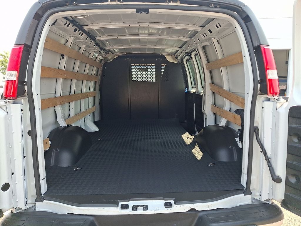 2024 Chevrolet Express 2500 Work Van Cargo