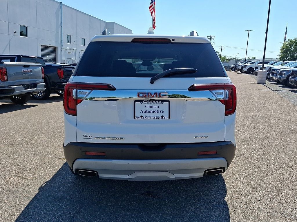 2023 GMC Acadia SLT