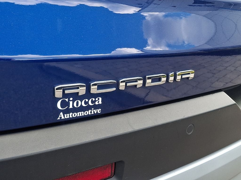 2023 GMC Acadia SLT