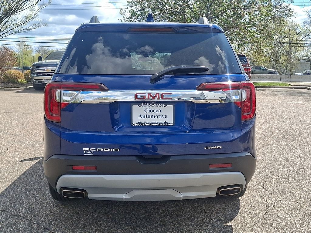 2023 GMC Acadia SLT