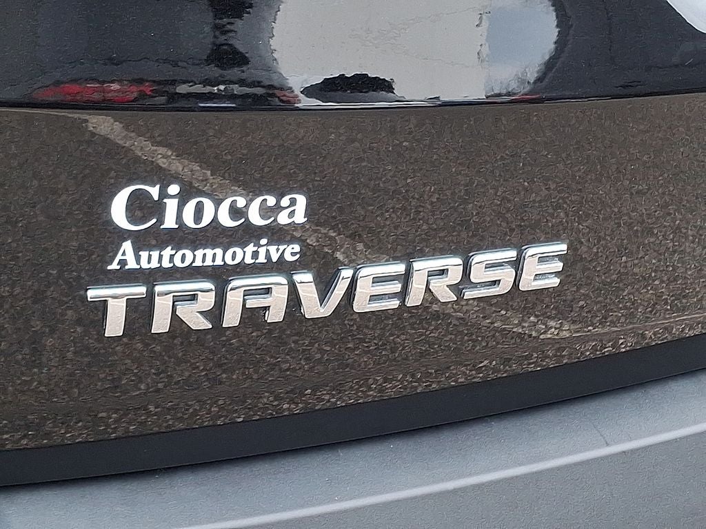 2023 Chevrolet Traverse LT Leather