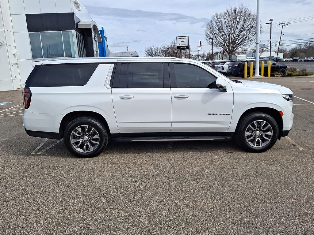 2023 Chevrolet Suburban LT