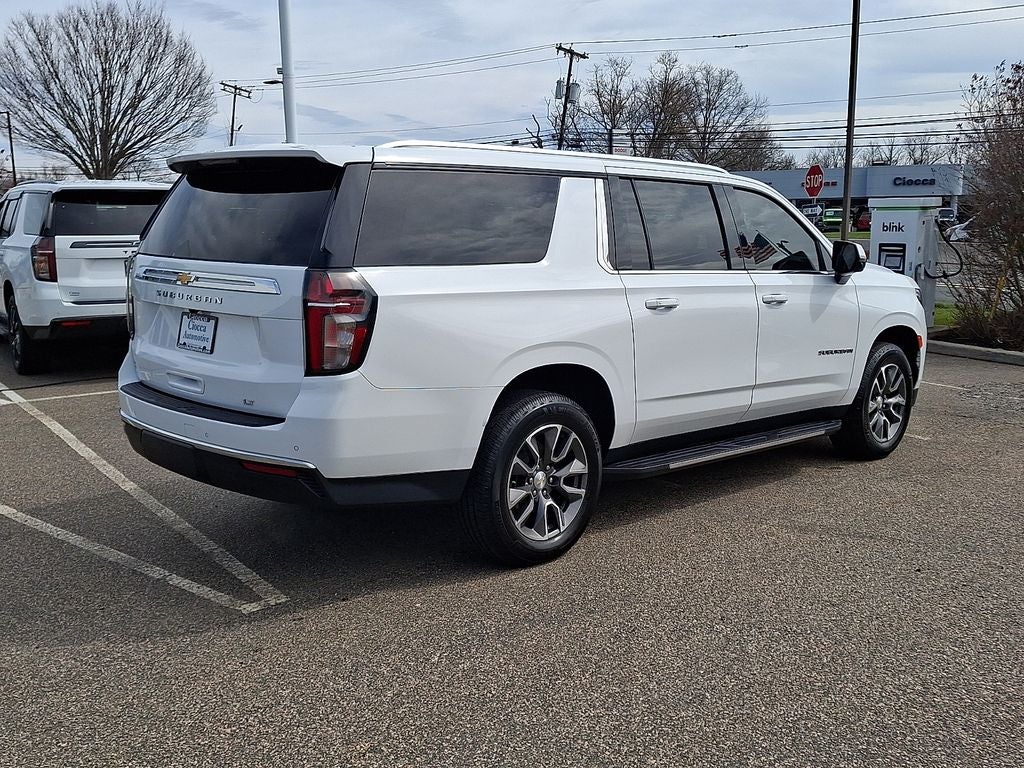 2023 Chevrolet Suburban LT