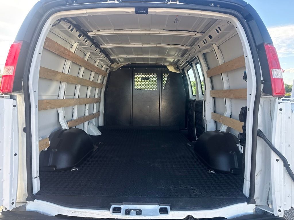 2024 GMC Savana 2500 Work Van