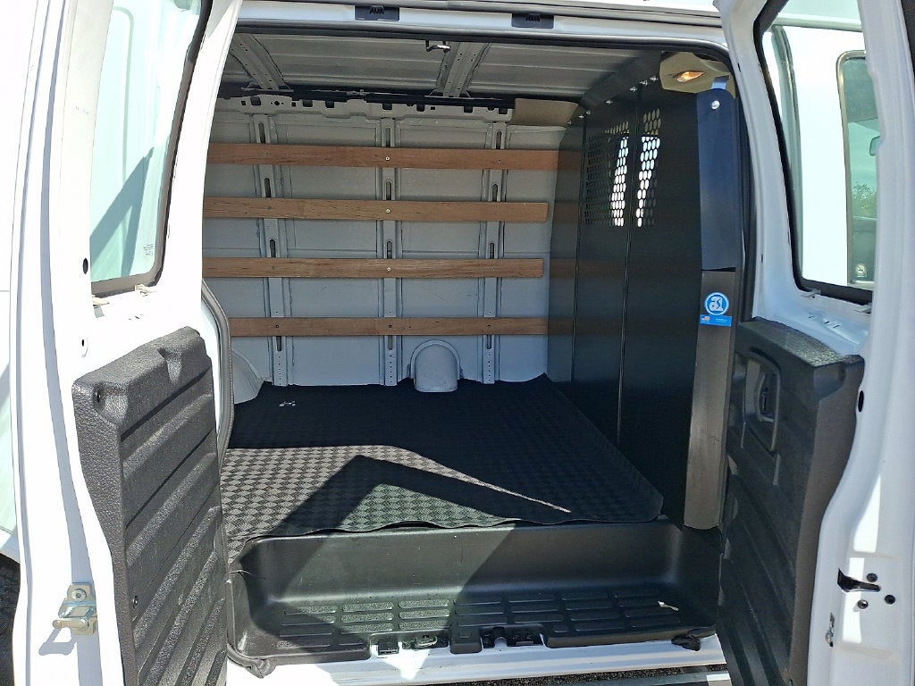 2025 GMC Savana 2500 Work Van
