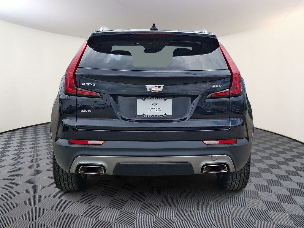 2022 Cadillac XT4 Premium Luxury