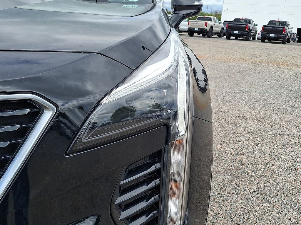 2022 Cadillac XT4 Premium Luxury