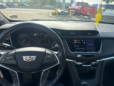 2022 Cadillac XT5 Premium Luxury