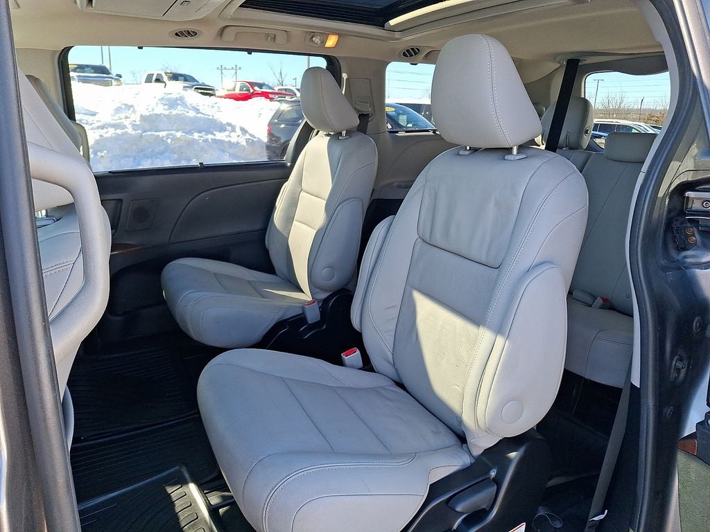 2017 Toyota Sienna Limited 7 Passenger