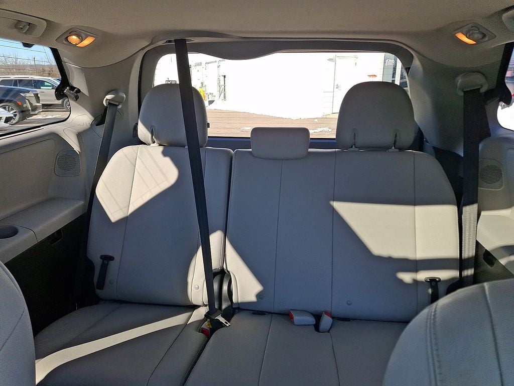 2017 Toyota Sienna Limited 7 Passenger