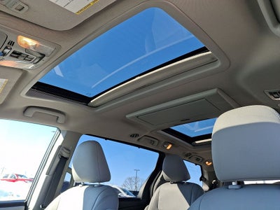 2017 Toyota Sienna Limited 7 Passenger