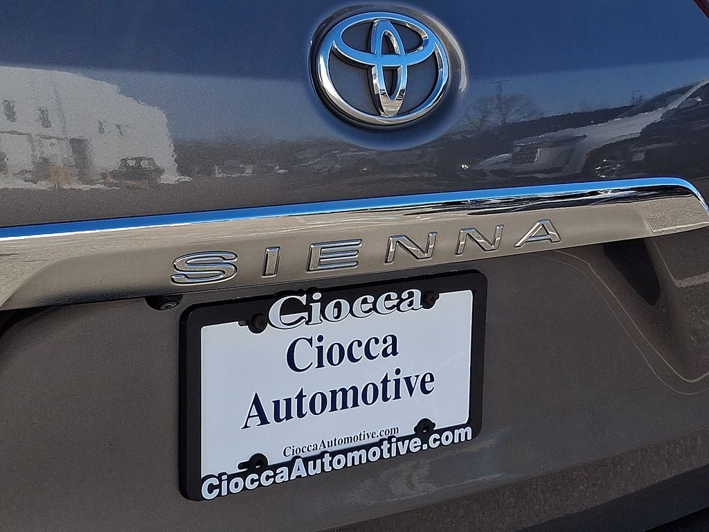 2017 Toyota Sienna Limited 7 Passenger