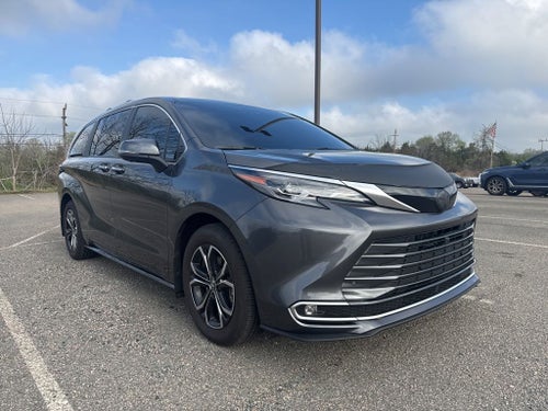 2025 Toyota Sienna Platinum 7 Passenger