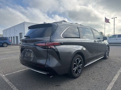 2025 Toyota Sienna Platinum 7 Passenger